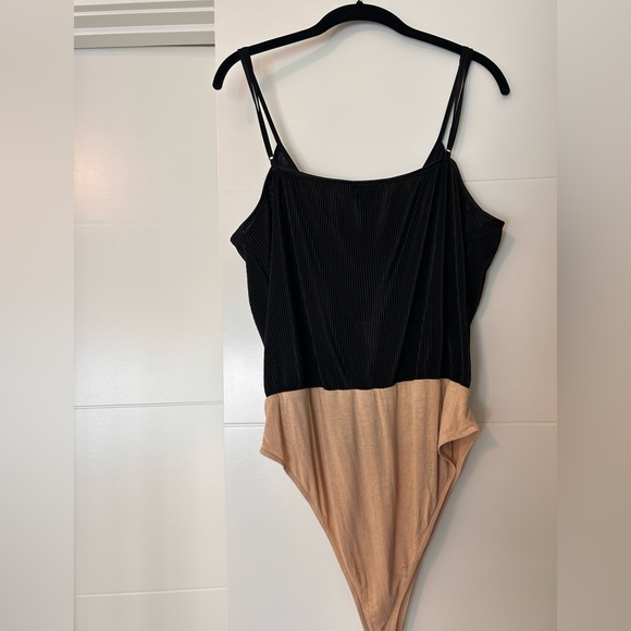 WAYF Surplice Ribbed Cami Bodysuit - Picture 3 of 5